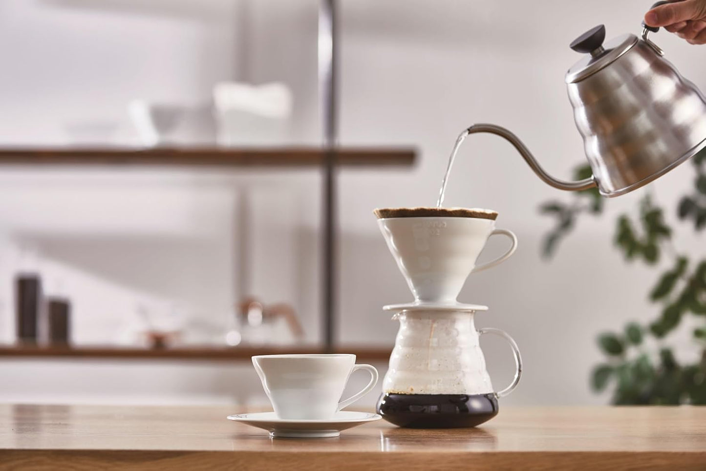 HARIO(하리오) V60 세라믹 드리퍼 02 (1~4컵용, 300ml, 화이트, 일본제, 식기세척기 대응) VDC-02W