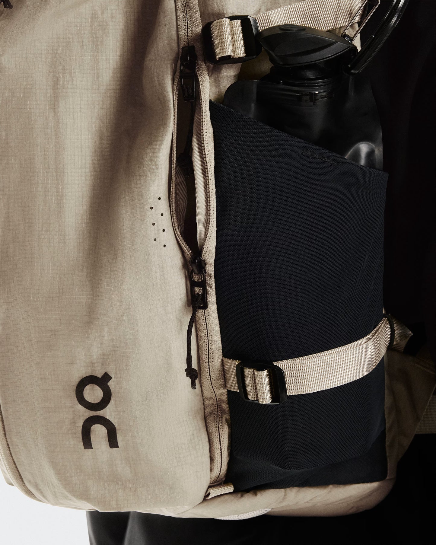 On Speed Pack 30L Magnet | Black 온 스피드팩 30L 2종색상선택